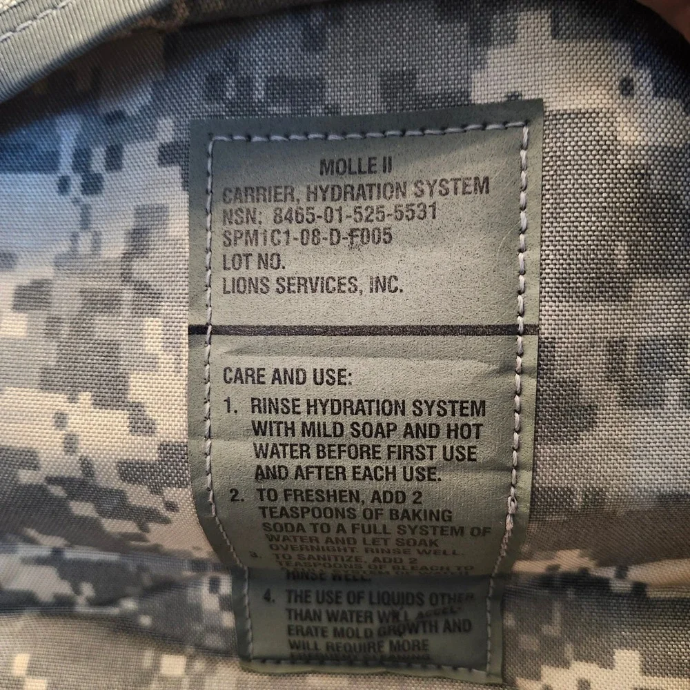 MOLLE II Hydration System Carrier ACU Digital Camo Lions‎ Serv. 8465-01-525-5531